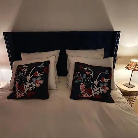 Lovely Romaine Апартаменты