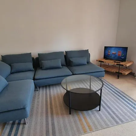 Апартаменты Lovely Romaine *