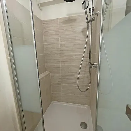 Lovely Romaine Апартаменты Ним