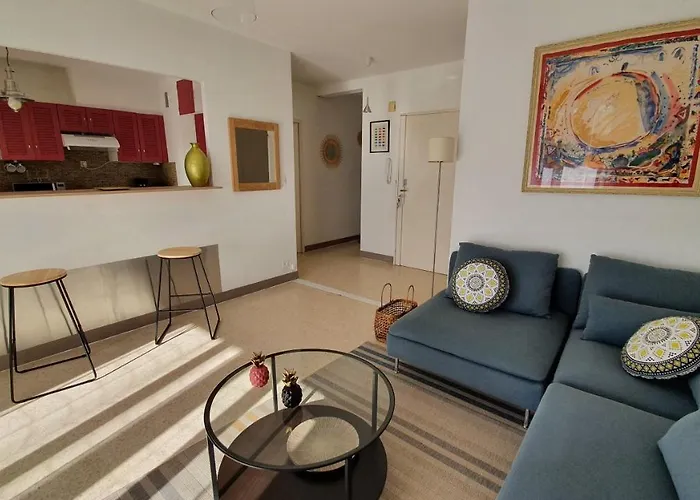 Lovely Romaine נים